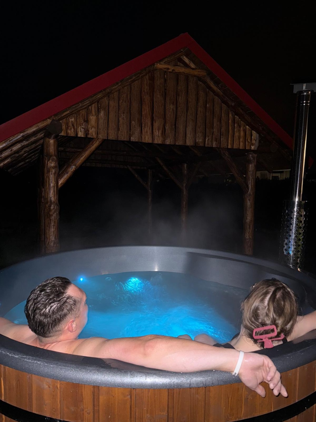 Jacuzzi zewnętrzne nocą